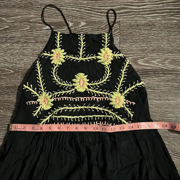 Piper by Townsen Embroidered Dress - Picture 9 of 10